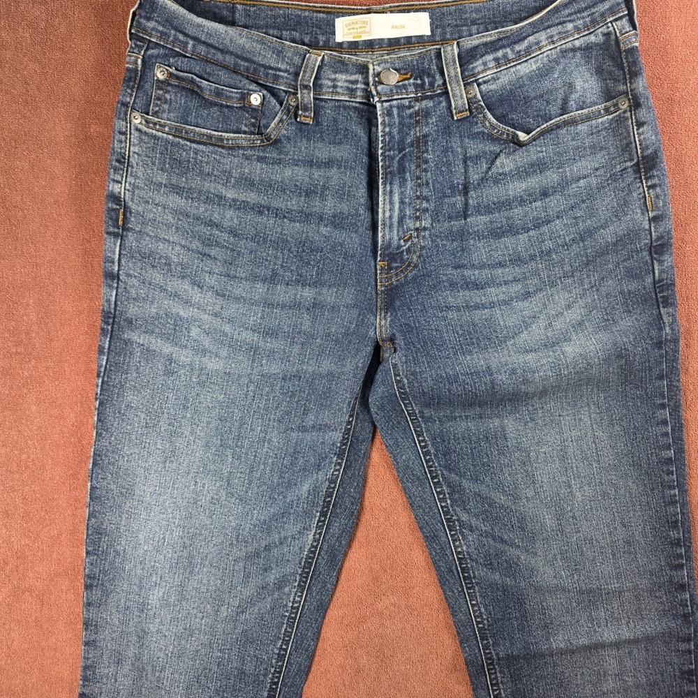 Signature by Levi Strauss Gold Label Athletic Fit Mens Medium Wash Jeans